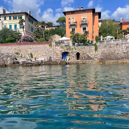 Apartment Sea Side